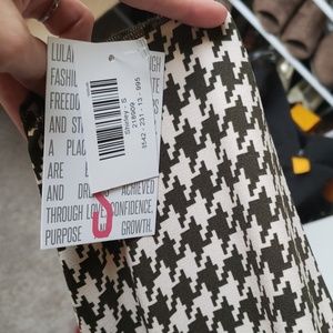 BNWT Small Lularoe Houndstooth Shirley